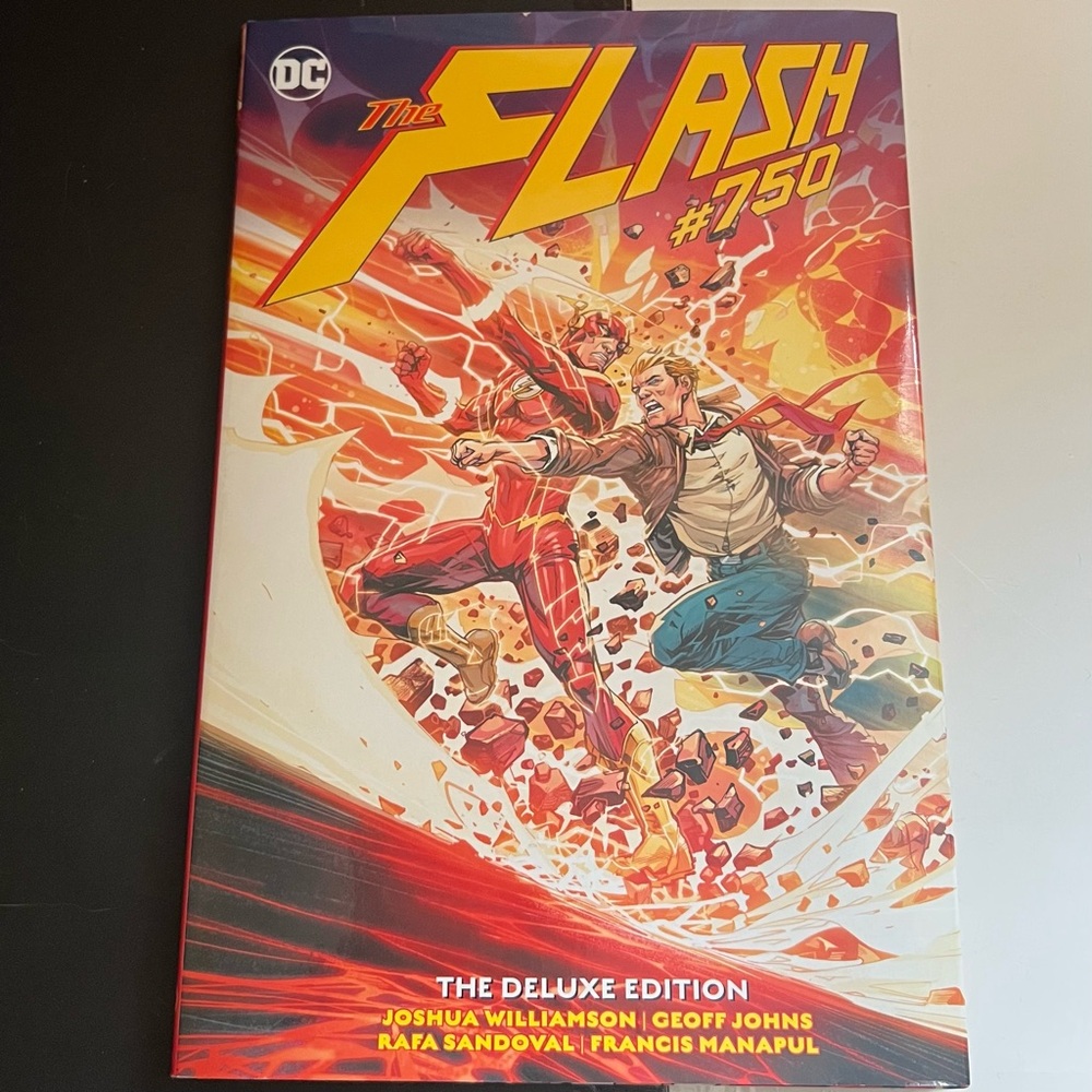 DC The Flash #750 Deluxe Edition with Red and Yellow Cover